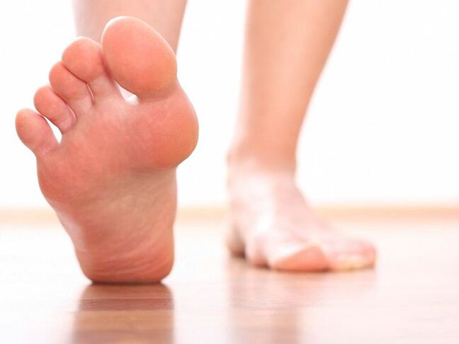 Physiotherapie stärkt die Muskulatur bei Arthrose des Kniegelenks.